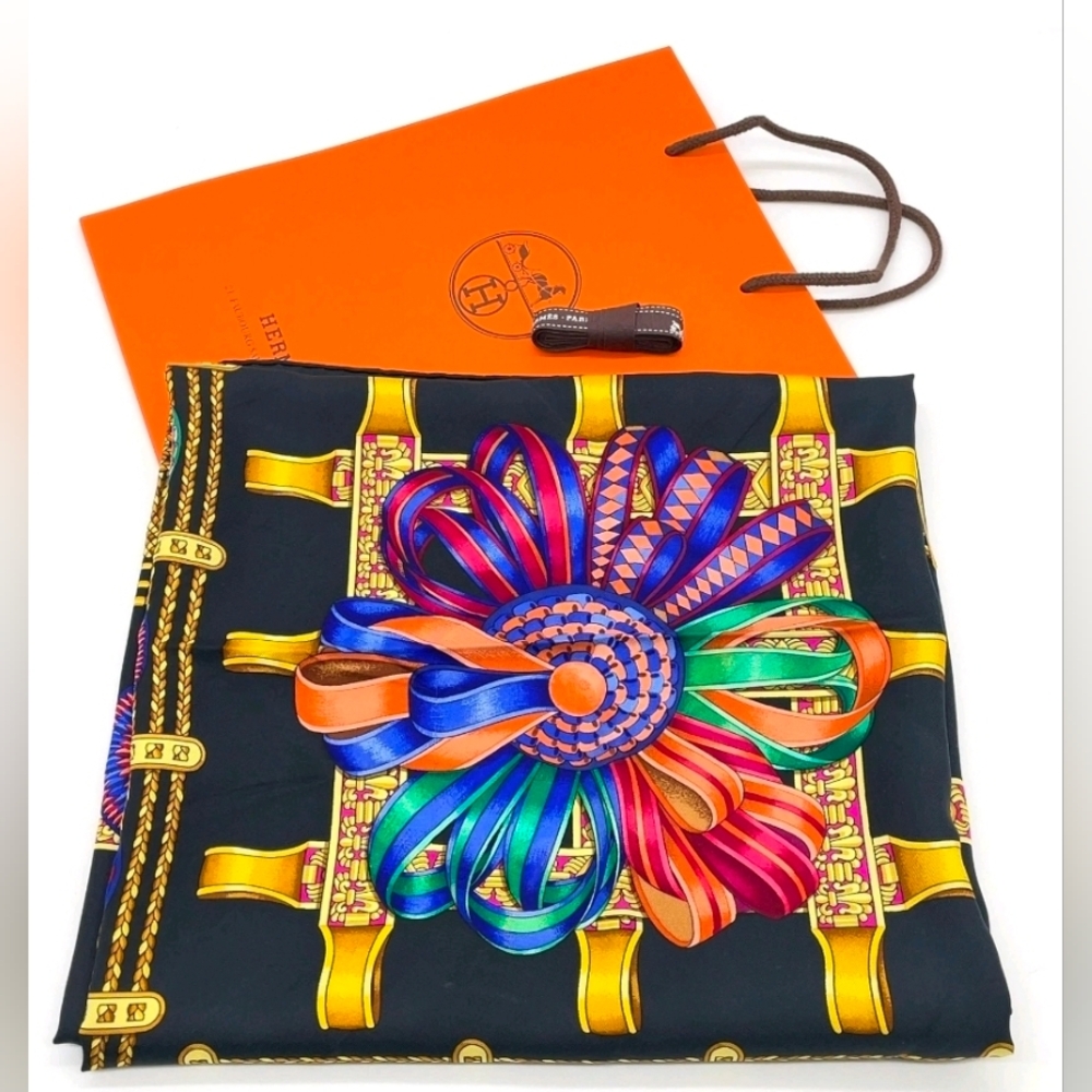 Auth Hermes Carré 90 LE MORS A LA CONETABLE Navy Silk Scarf W/Box